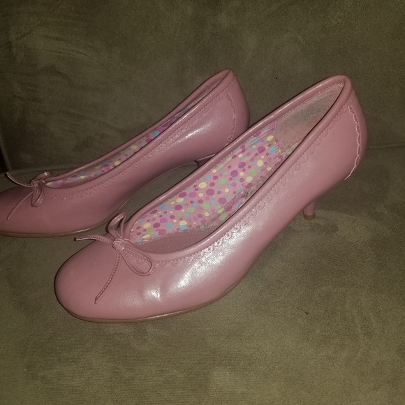 Shoes - Picture 2 of 2